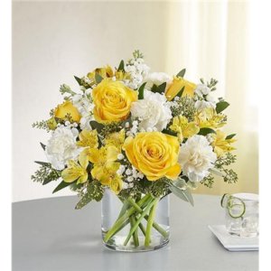 Yellow & White Delight Bouquet - Lilac flower shop
