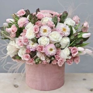 Vintage Pearl Flower Box